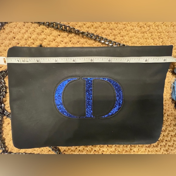 Dior crossbody with black chain and decorative tassels with keychain. - Picture 2 of 8